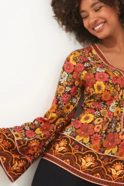 Joe Browns Bluse Mit Blumenmuster Und Ausgestellten Ärmeln -Angebote Stil Welt Store B61499s5 scaled