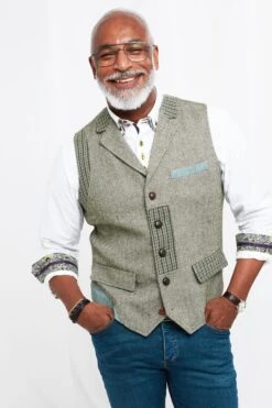 Joe Browns Cut To Perfection Weste