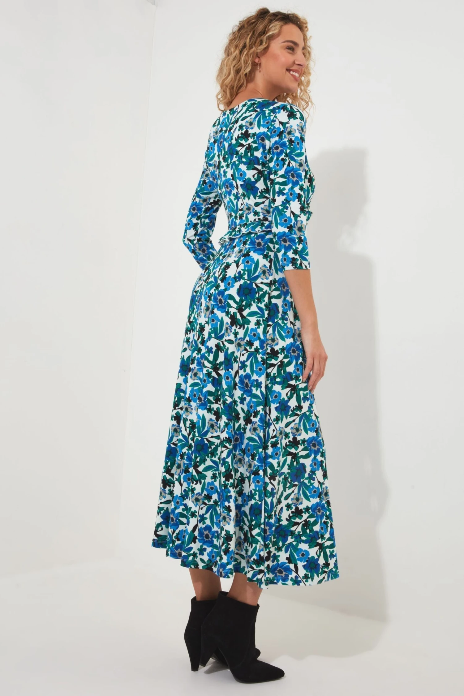 Joe Browns Geblümtes Jersey-Kleid Mit V-Ausschnitt 3 Joe Browns Geblümtes Jersey-Kleid Mit V-Ausschnitt – Bild 3