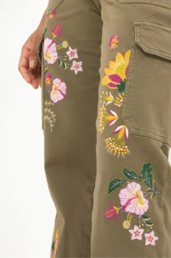 Joe Browns Cargo Hosen Mit Blumenstickerei -Angebote Stil Welt Store N25347s4 scaled