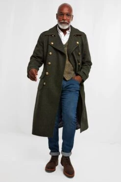 Joe Browns Marvellous Military-Mantel